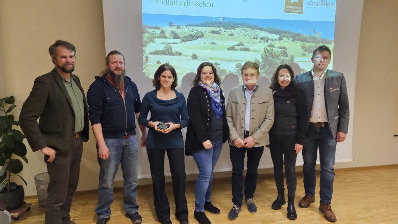 von links nach rechts: Robin Sandfort (Capreolus), Alexander Ernst, Franziska Denner, Jennifer Kraus (Natupark Leiser Berge), Manfred Meixner (Marktgemeinde Asparn/Zaya), Julia Friedlmayer (Naturparke Österreich), Gerhard Toifl (Naturpark Leiser Berge) , © Naturpark Leiser Berge | Jennifer Kraus